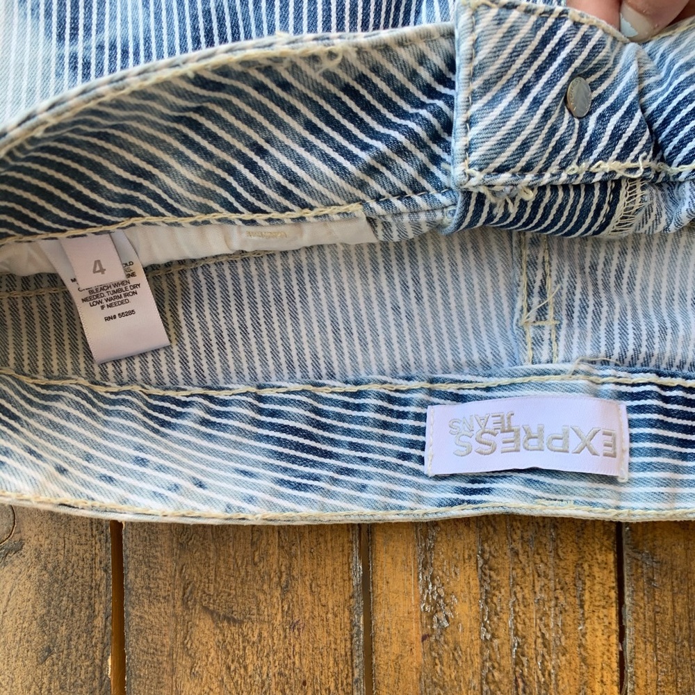 Express Jean Shorts - Picture 4 of 5
